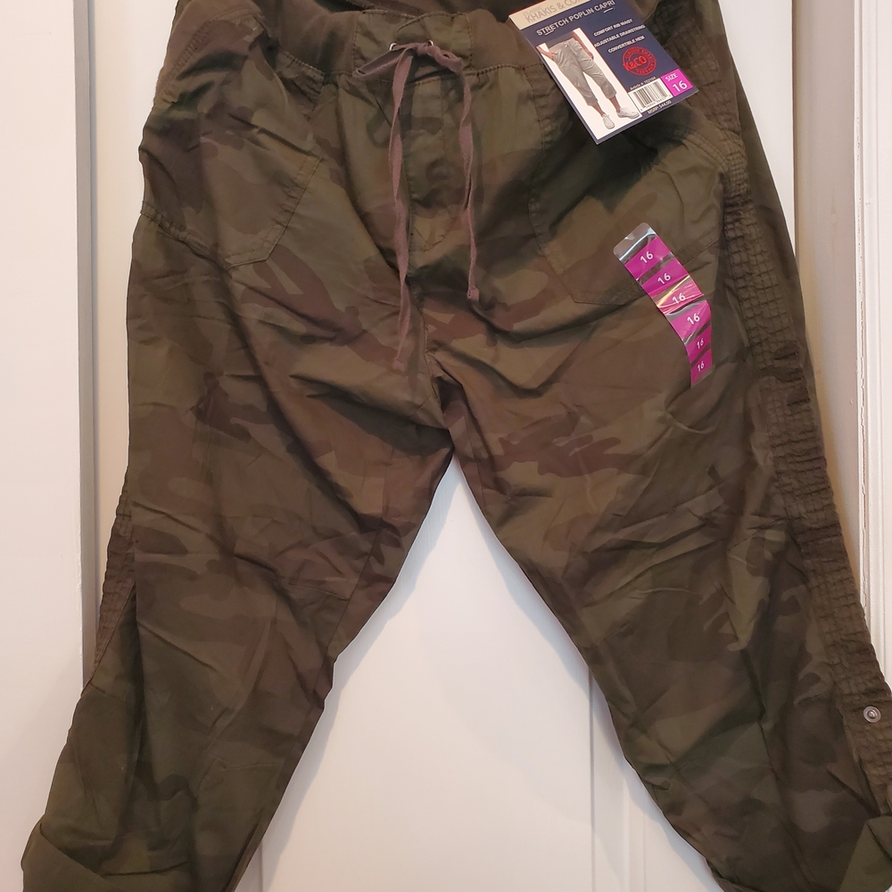 Cropped Camouflage Pants